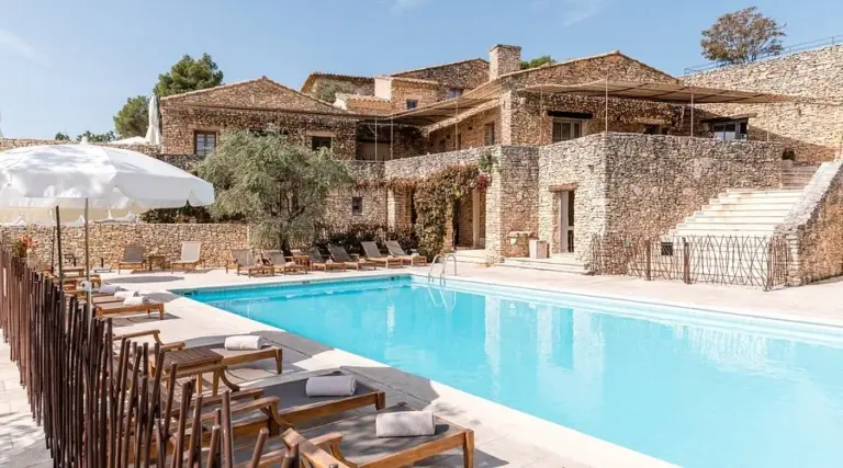 Le Mas des Herbes Blanches